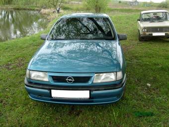 1993 Opel Vectra Photos