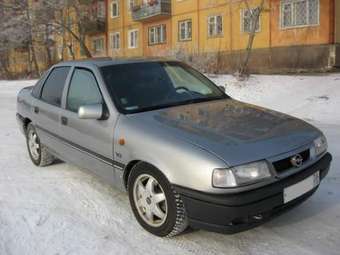 1994 Opel Vectra Pictures