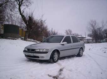 1996 Opel Vectra Pictures