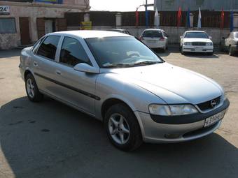 1996 Opel Vectra Photos