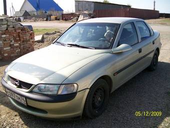 1996 Opel Vectra Pictures