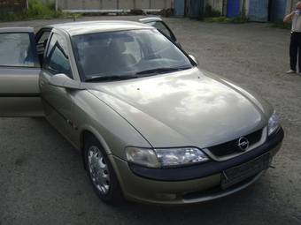 1996 Opel Vectra Pictures