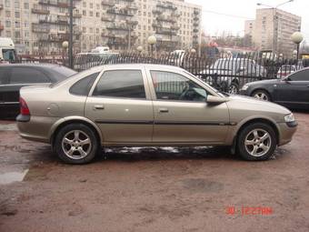 1996 Opel Vectra Photos