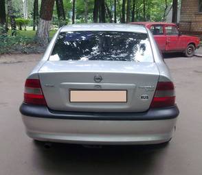 1996 Opel Vectra Pictures