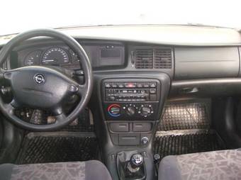 1997 Opel Vectra Pictures