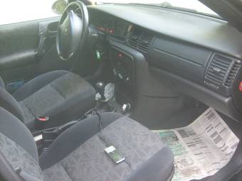 1997 Opel Vectra Photos