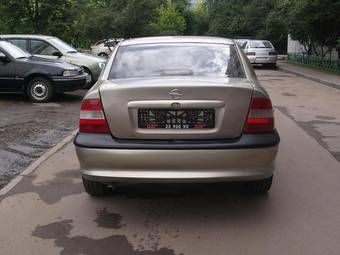 1997 Opel Vectra Photos