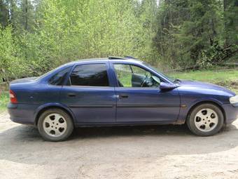 1997 Opel Vectra Photos