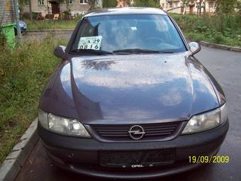 1997 Opel Vectra Photos