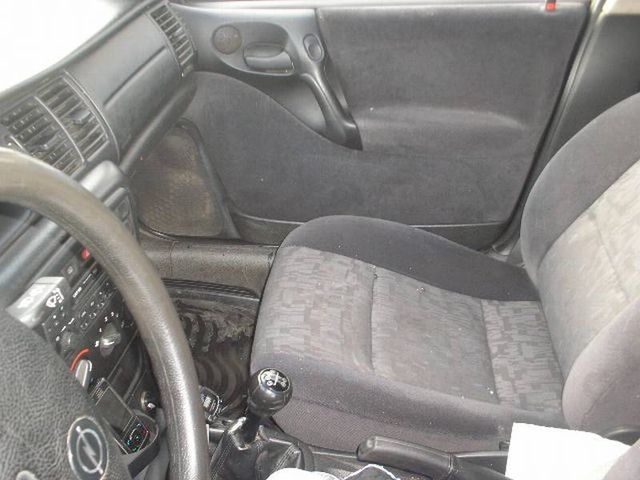 1998 Opel Vectra