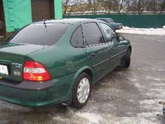 1998 Opel Vectra Photos