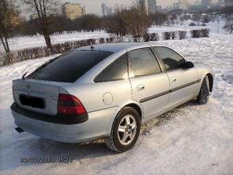 1998 Opel Vectra Photos