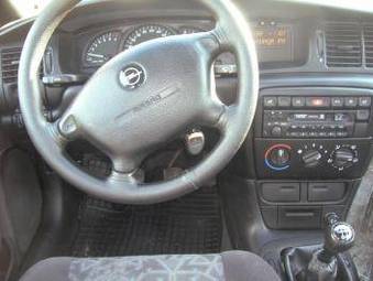 1998 Opel Vectra Pictures