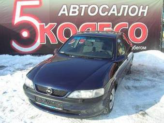 1998 Opel Vectra Photos