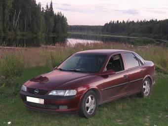 1998 Opel Vectra Photos