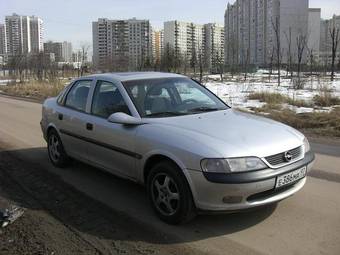 1998 Opel Vectra Photos