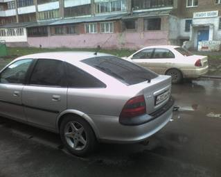1998 Opel Vectra Photos