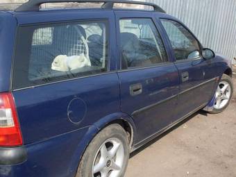 1998 Opel Vectra Photos