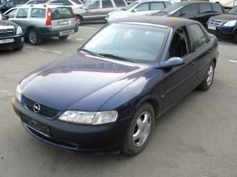 1998 Opel Vectra Photos