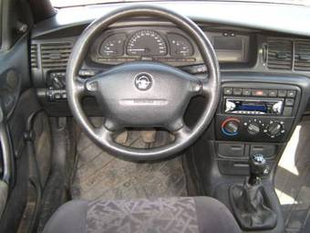 1998 Opel Vectra Pictures