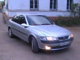 1998 Opel Vectra Pictures