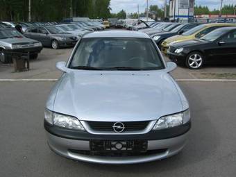 1998 Opel Vectra Photos