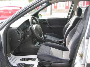 1998 Opel Vectra Pictures