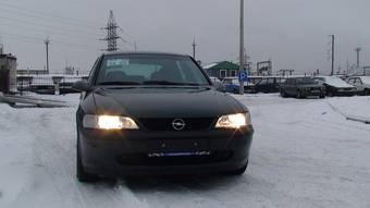 1998 Opel Vectra Pictures