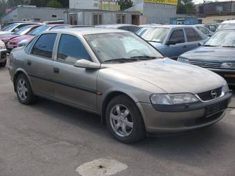 1998 Opel Vectra Photos