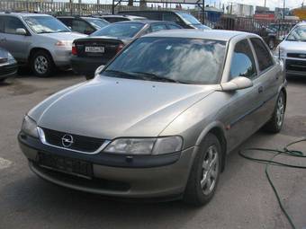 1998 Opel Vectra Photos