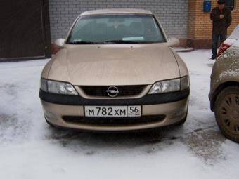 1998 Opel Vectra Photos