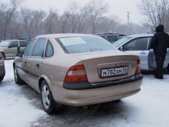 1998 Opel Vectra Pictures