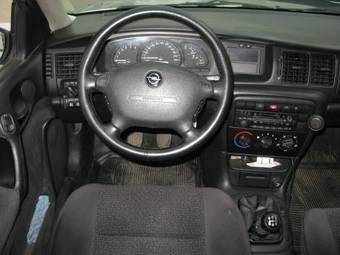 1999 Opel Vectra Pictures