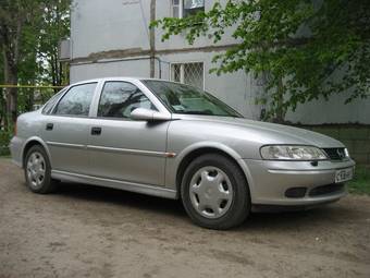 1999 Opel Vectra Photos