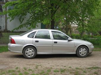 1999 Opel Vectra Pictures