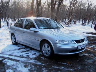 1999 Opel Vectra Photos