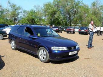 1999 Opel Vectra Pictures