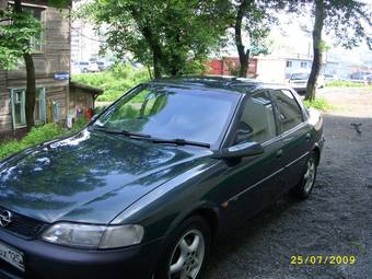 1999 Opel Vectra Photos