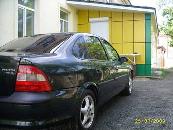 1999 Opel Vectra Pictures