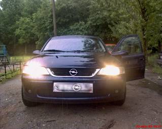 1999 Opel Vectra Photos