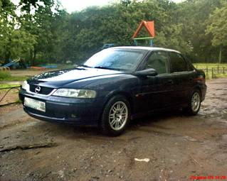 1999 Opel Vectra Photos