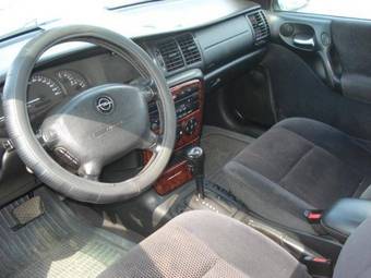 2000 Opel Vectra Pictures