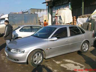 2000 Opel Vectra Pictures