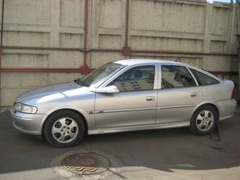 2000 Opel Vectra Photos