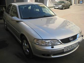 2000 Opel Vectra Photos