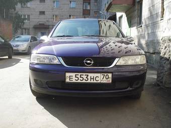 2000 Opel Vectra Photos