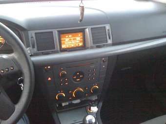 2003 Opel Vectra Photos