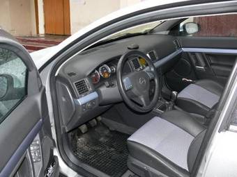 2004 Opel Vectra Pictures