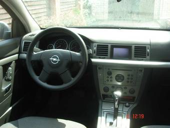 2004 Opel Vectra Photos