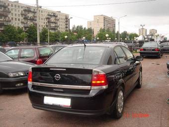 2004 Opel Vectra Photos